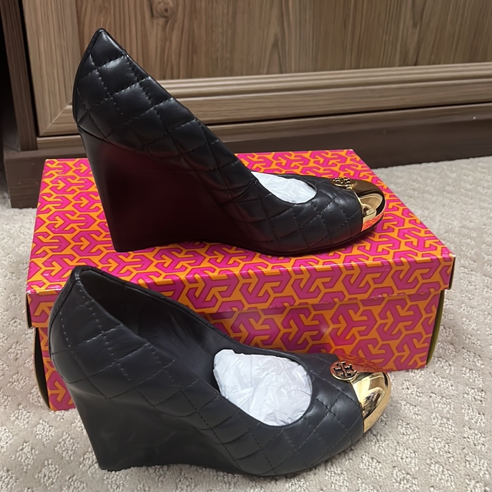 TORY BURCH Quilted Navy & Gold Wedge Heel.